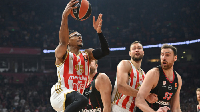 Moneke osetio bol u stopalu, ali nije povređen i igraće protiv Barselone