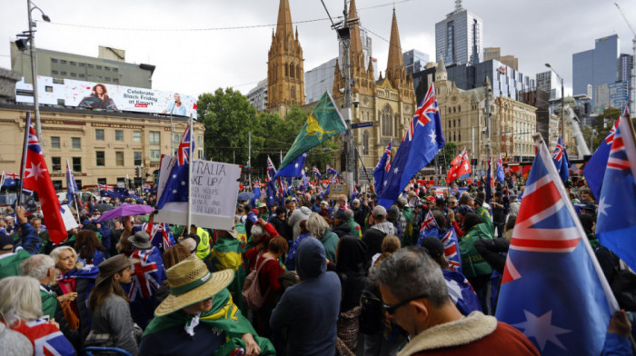 Dve protesne šetnje u Melburnu: Jedna protiv dolazaka migranata, druga kao njihova podrška