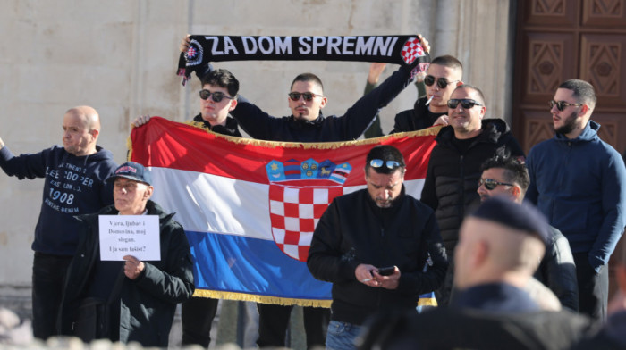 Devet osoba pušteno nakon privođenja zbog ustaških pokliča na protestu u Rijeci