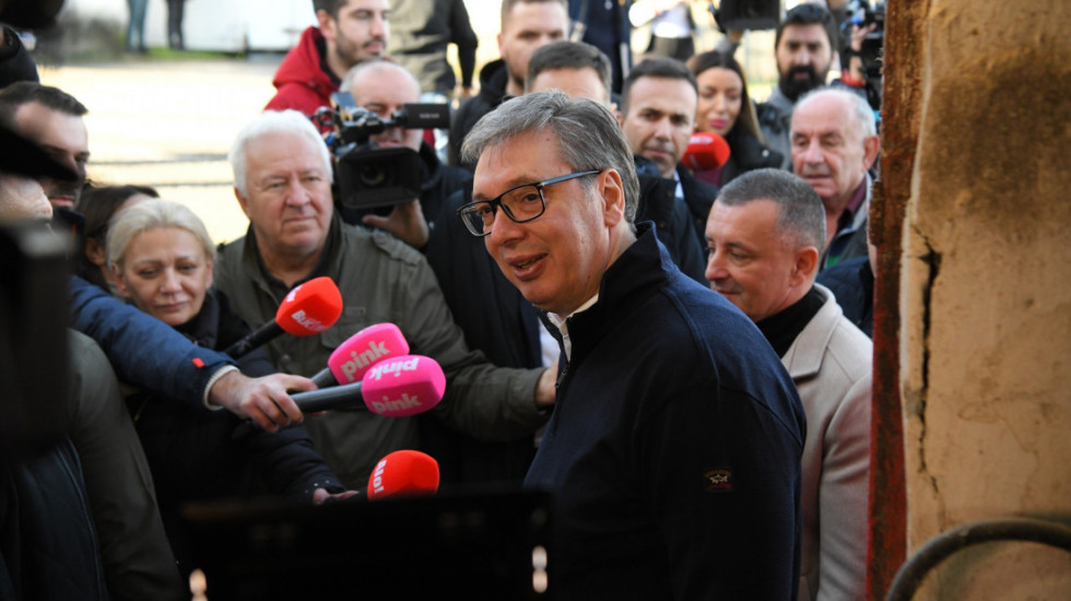 Vučić o situaciji u NIS-u: Veliki sastanak je sutra, država se spremila, narod ne treba da brine (FOTO)