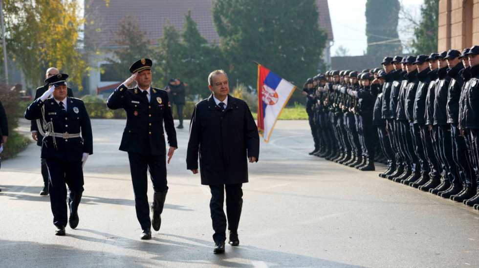 Dačić na promociji 654 polaznika Centra za osnovnu policijsku obuku: Policajci ulažu život i karijeru da čuvaju Srbiju