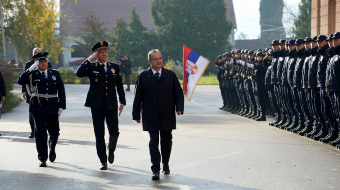 Dačić na promociji 654 polaznika Centra za osnovnu policijsku obuku: Policajci ulažu život i karijeru da čuvaju Srbiju