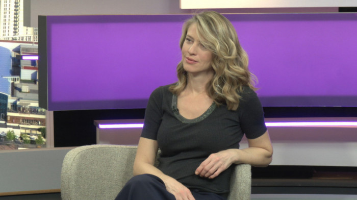 Izložba Izvor: Biljana Mišić spaja lično i kolektivno kroz simbole, snove i reljefne slike