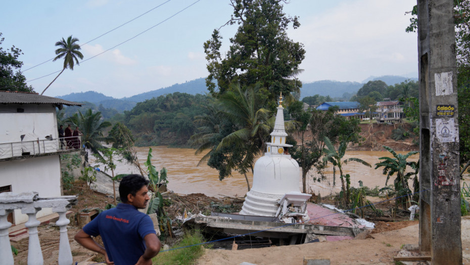 Više od 1.100 poginulih i 800 nestalih u poplavama u jugoistočnoj Aziji