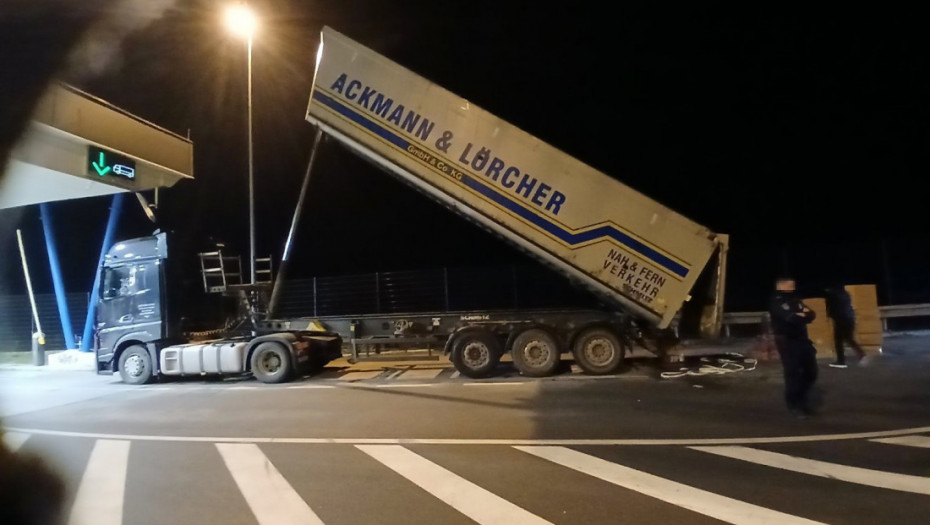 Na granici sa Hrvatskom uhapšen osumnjičeni zbog krijumčarenja, zaplenjeno skoro 4.000 boksova cigareta