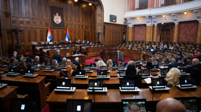 Poslanici u Skupštini otvorili pitanja o NIS-u, odnosu prema Rusiji i službenoj upotrebi jezika manjina