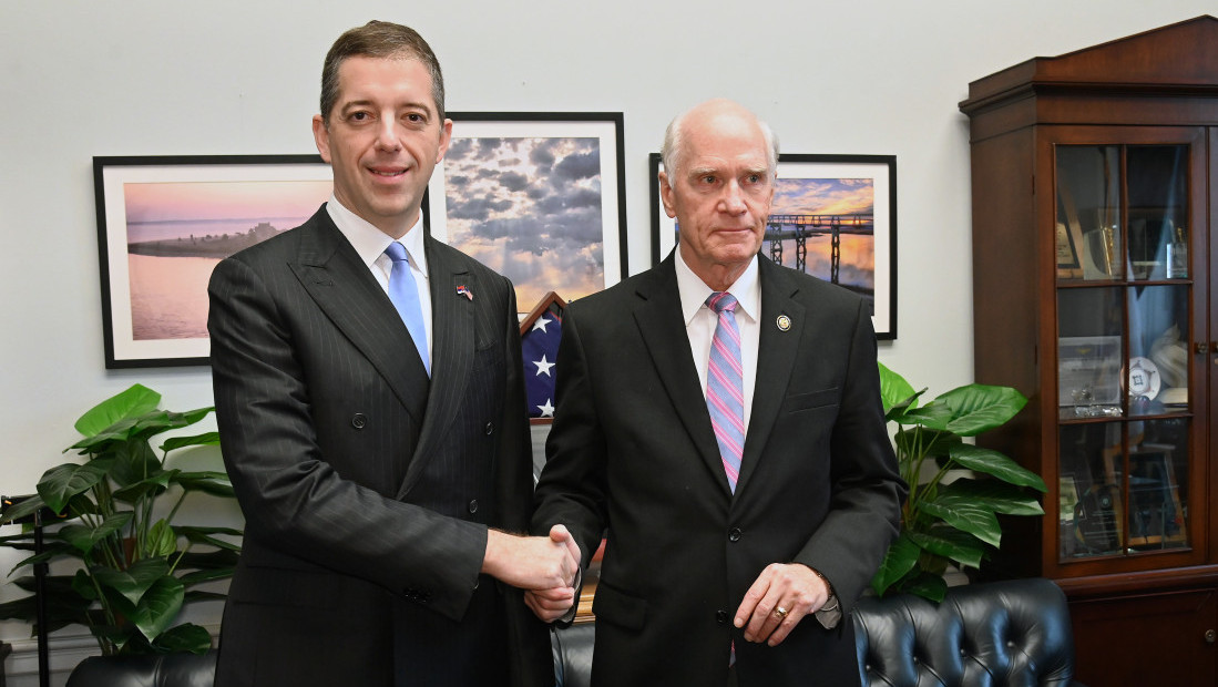 Srbija jača odnose sa SAD: Đurić u Vašingtonu sa američkim kongresmenima o strateškom partnerstvu, energetici i KiM