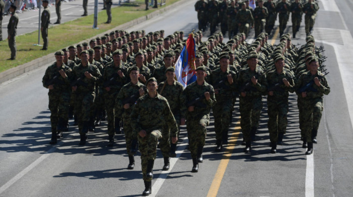 Vučić najavio uvođenje vojnog roka i jačanje Vojske: Srbija se naoružava da bi odvratila svakog agresora