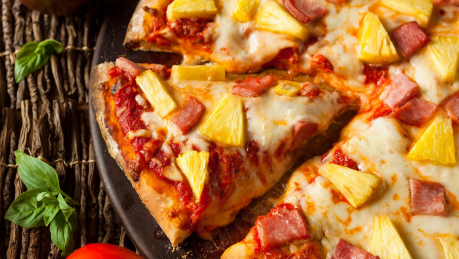 Ko je čovek koji je prvi put stavio ananas na pizzu? I ne, nije Amerikanac