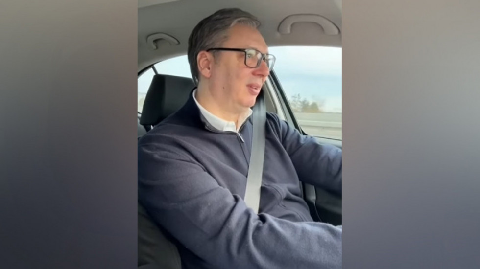 Vučić na putu ka gradilištu EXPO-a: Radujem se svemu što predstoji u 2026. godini