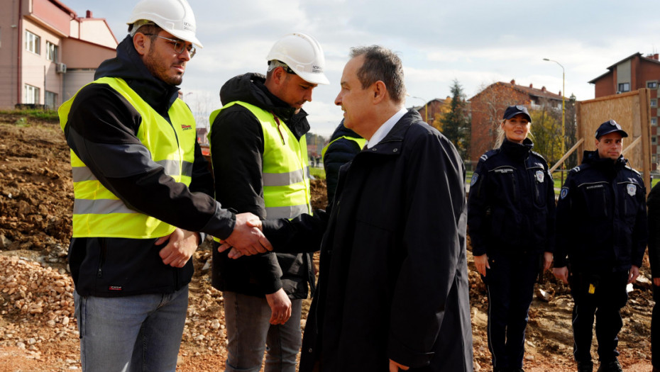 Dačić položio kamen temeljac nove policijske stanice u Lazarevcu: Bolji uslovi za službenike i usluga građanima