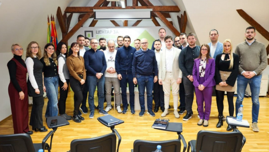 Vučević sa polaznicima političke akademije Fondacije "Svetozar Miletić"