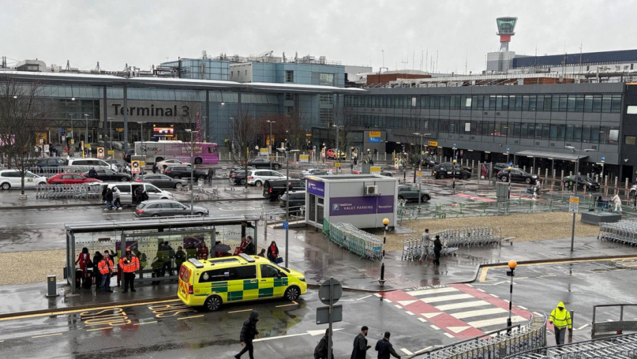 Više od 20 osoba povređeno u incidentu sa biber sprejom na londonskom aerodromu Hitrou