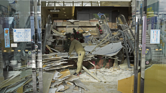 Raste broj povređenih u snažnom zemljotresu u Japanu, izdato upozorenje na cunami