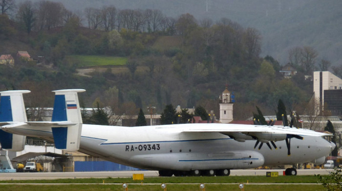 Srušio se ruski vojni avion An-22 sa sedam članova posade: Spasilačke ekipe na mestu nesreće