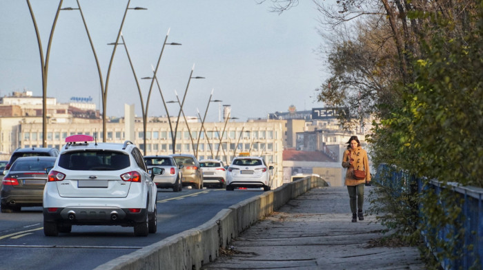Svi putni pravci u Srbiji prohodni i bez snega, oprez zbog magle i mestimične poledice