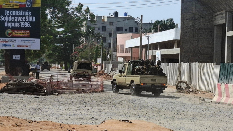 Jelisejska palata: Francuska pružila logističku podršku Beninu kako bi sprečila puč