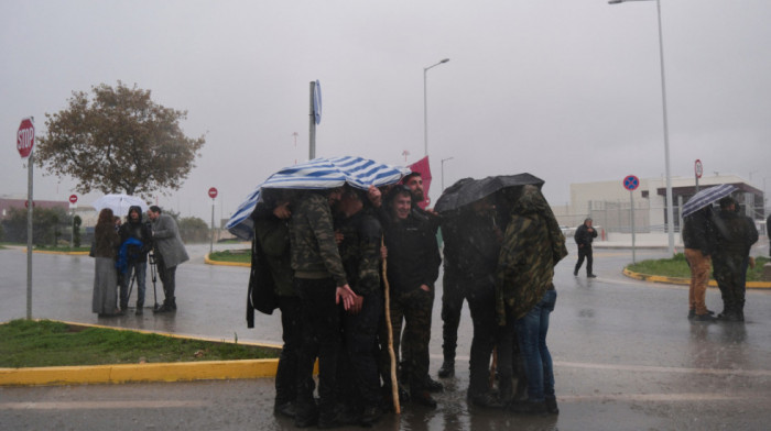 Grčka u blokadi: Poljoprivrednici pojačavaju proteste, zatvaraju puteve i granice
