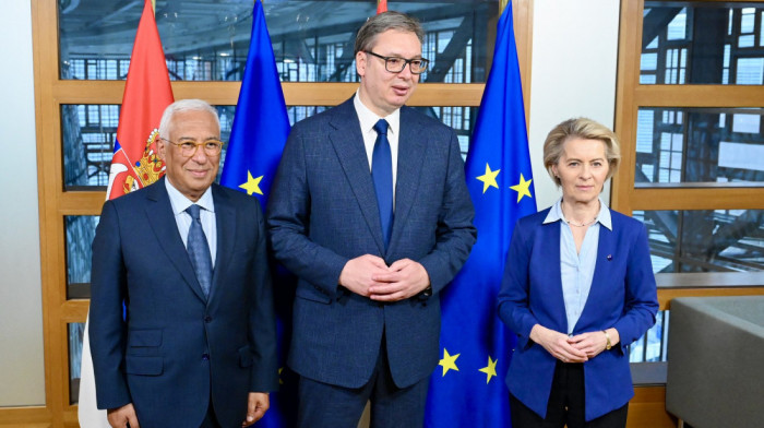 Vučić stigao u Brisel, kasnije prisustvuje radnoj večeri sa Koštom i Fon der Lajen