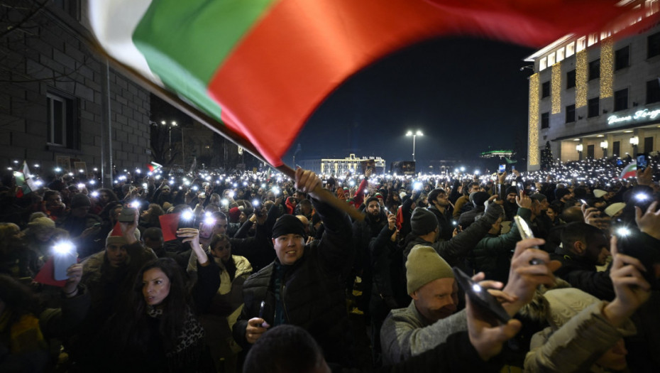 Politička kriza u Bugarskoj: Hiljade ljudi na ulicama traže ostavku manjinske vlade, sutra glasanje o nepoverenju