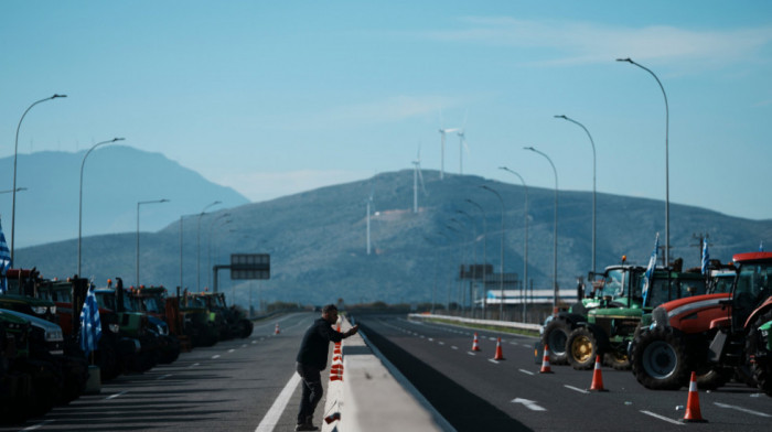 Grčki poljoprivrednici protestuju u luci Igumenica na severozapadu Grčke