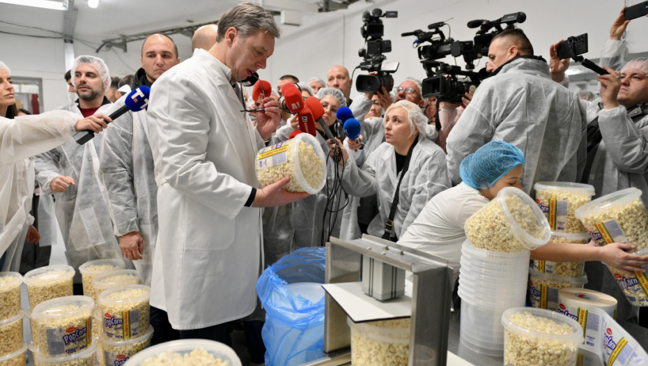 Vučić obilazi kompaniju Yumis u Nišu