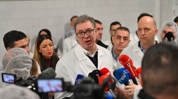 Vučić obilazi uslužni cetar za legalizaciju objekata u Gadžinom Hanu