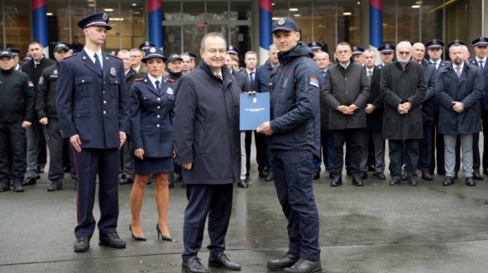Dačić prisustvovao promociji 18. klase Osnovne obuke vatrogasno-spasilačkih jedinica: Poziv častan, ali i pun izazova