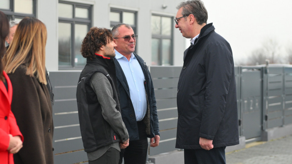 Vučić obišao kompaniju "TZR Recycling Industry" u Merošini
