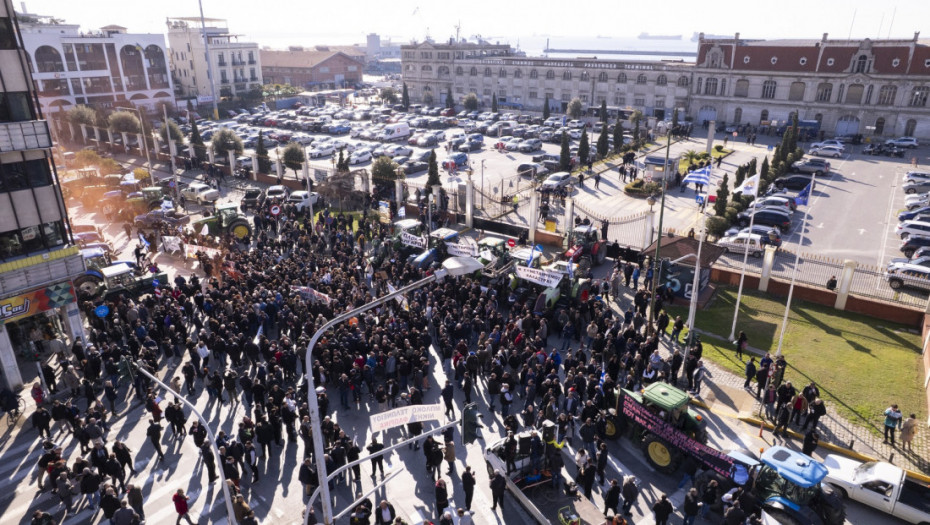 Poljoprivrednici blokirali luku u Solunu na tri sata: "Ne odustajemo dok se naši zahtevi ne ispune"