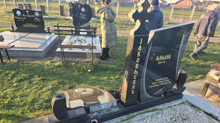 Kancelarija za Kosovo i Metohiju: Rušenje srpskih nadgrobnih spomenika kod Obilića je vandalski i anticivilizacijski čin