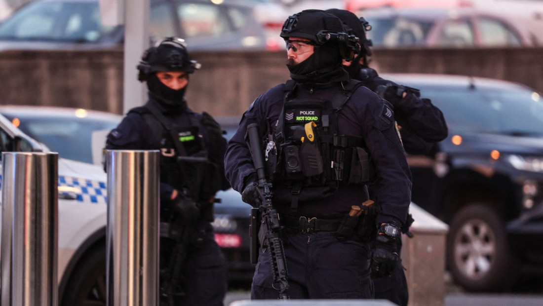 Tragedija u Sidneju: U pucnjavi na proslavi Hanuke na plaži u Australiji ubijeno 10 osoba, i jedan napadač