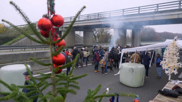 Nastavljaju se blokade stočara na jugu Francuske, ministarka najavila dolazak
