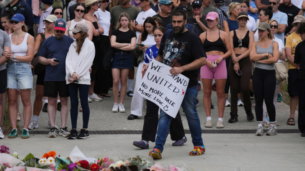 Lokalni mediji objavili su imena dvojice napadača iz Sidneja, za koje se navodi da su otac i sin