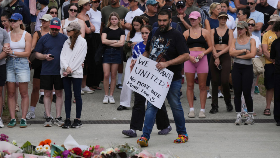 Lokalni mediji objavili su imena dvojice napadača iz Sidneja, za koje se navodi da su otac i sin