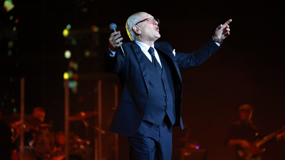 Željko Samardžić održao prvi od tri zakazana koncerta u Sava Centru i tradicionalno ušao u oduševljenu publiku