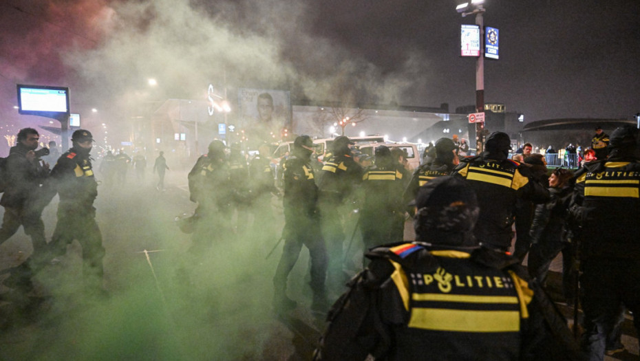 Protest u Amsterdamu zbog izraelskog pevača: Aktivirane dimne bombe, 22 osobe uhapšene