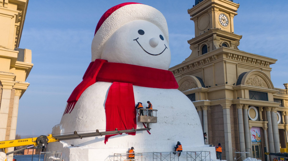 Festival leda u Harbinu: Napravljen Sneško Belić visok 19 metara
