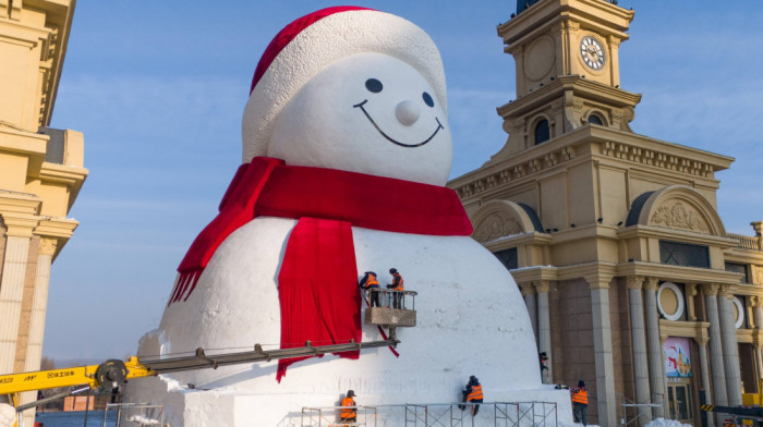 Festival leda u Harbinu: Napravljen Sneško Belić visok 19 metara