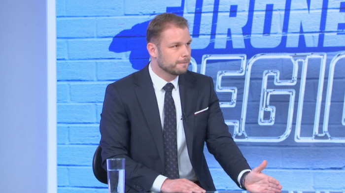 "Da ih ne budi Iphone, već oficir" - Stanivuković najavio predlog zakona o obaveznom služenju civilnog roka