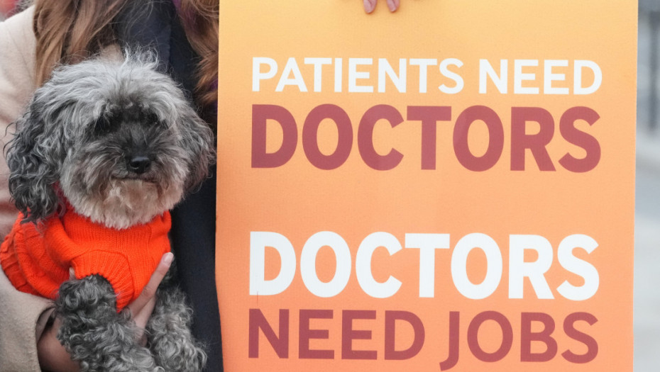 Lekari u Engleskoj započeli petodnevni štrajk zbog plata i uslova rada