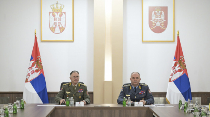 Mojsilović sa komandantima kopnenih jedinica o bezbednosti u zemlji i okruženju