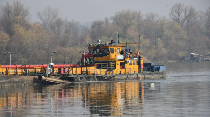 Srbijavode: U toku radovi na čišćenju dna Dunavskog rukavca između plaže Lido i ušća Save u Beogradu