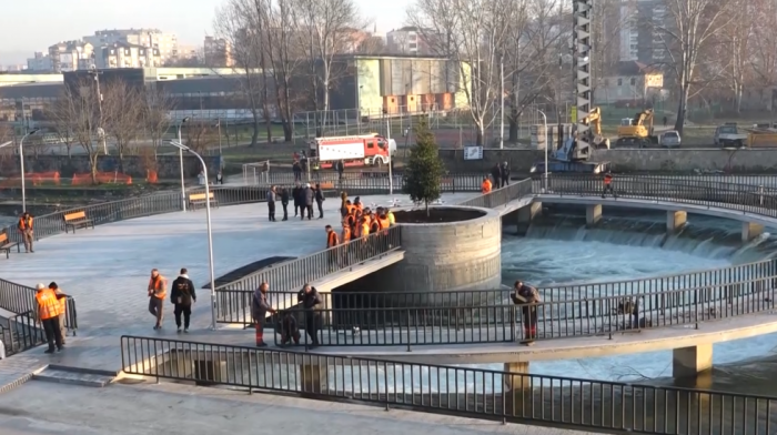 Kurti otvorio pešački most na Ibru: Most spaja ljude, nema etničku pripadnost