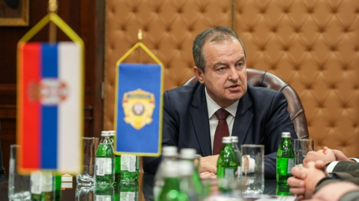 Dačić najavljuje Posebni kolektivni ugovor: Policijski službenici dobijaju još bolje uslove u MUP-u