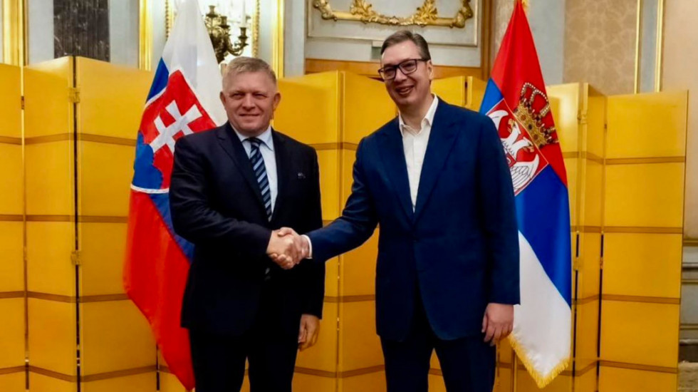 Vučić sa Ficom o evropskoj budućnosti Srbije i unapređenju saradnje dve zemlje