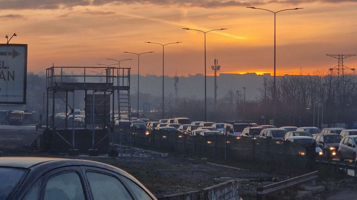 Saobraćajni kolaps u Beogradu: Gužve na Autokomandi, Gazeli i autoputu