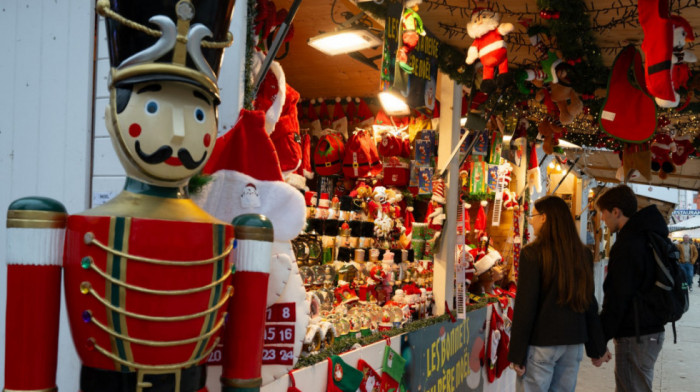 Praznična čarolija pod budnim okom policije: Kako Evropa štiti božićne markete od terorizma