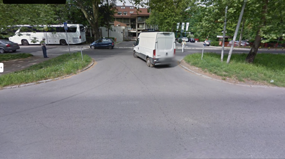 Kako pravilno skrenuti u Bulevaru oslobođenja: Razdelna ostrva zbunjuju vozače, pa greške mogu dovesti do sudara