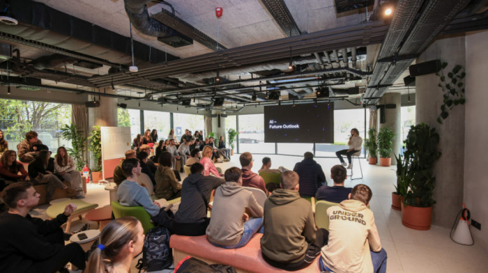 Završen projekat "AI u školama" – privreda i obrazovanje zajedno za generaciju spremnu za budućnost